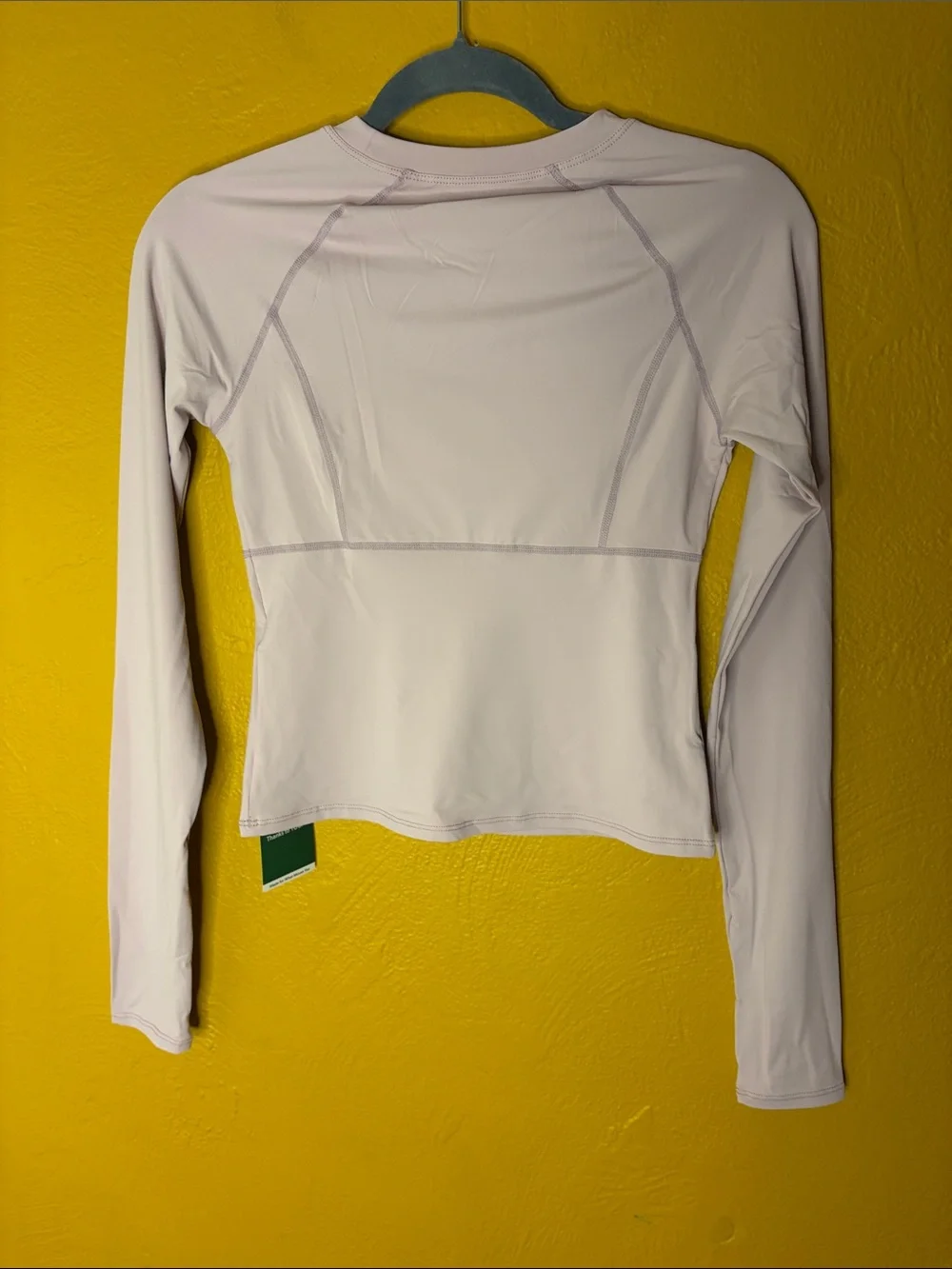 HALARA NWT Small Long Round Neck Long Sleeve Thumb Hole Yoga Top Light Purple